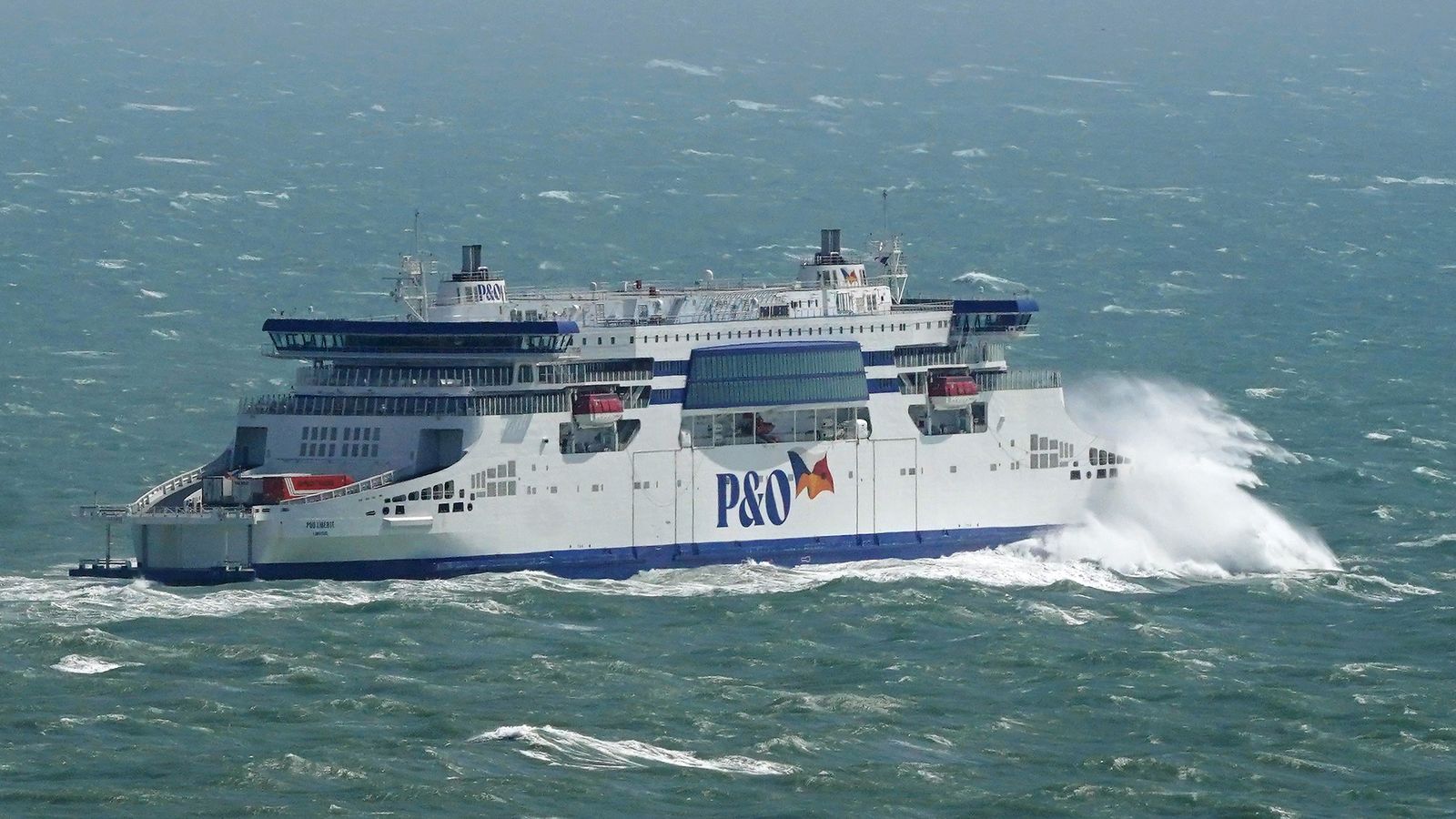 Controversial P&O Ferries boss Hebblethwaite to quit