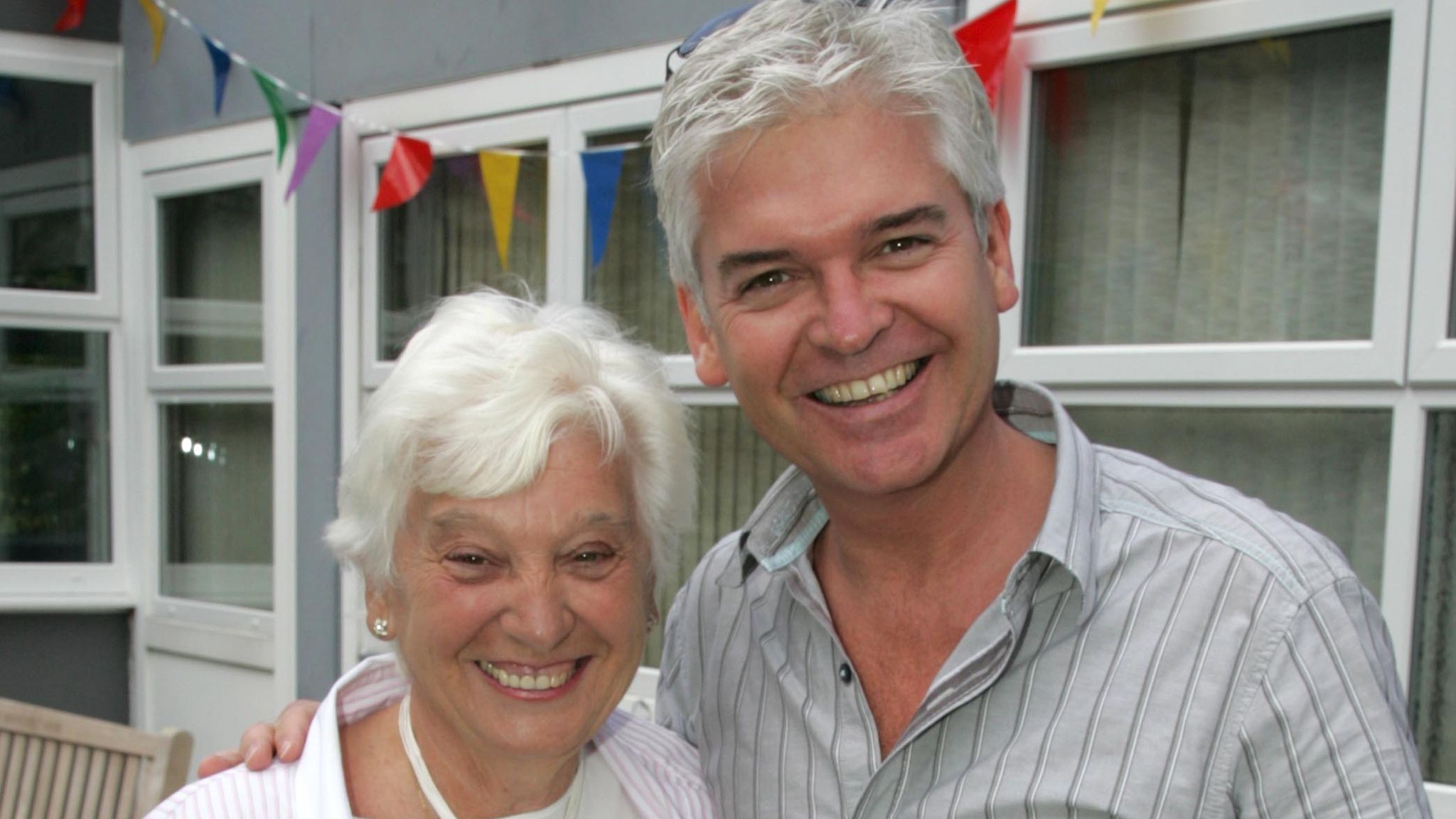 Heartbroken' Phillip Schofield pays tribute to his 'magnificent' mother Pat, as he announces her death | Ents & Arts News | Sky News