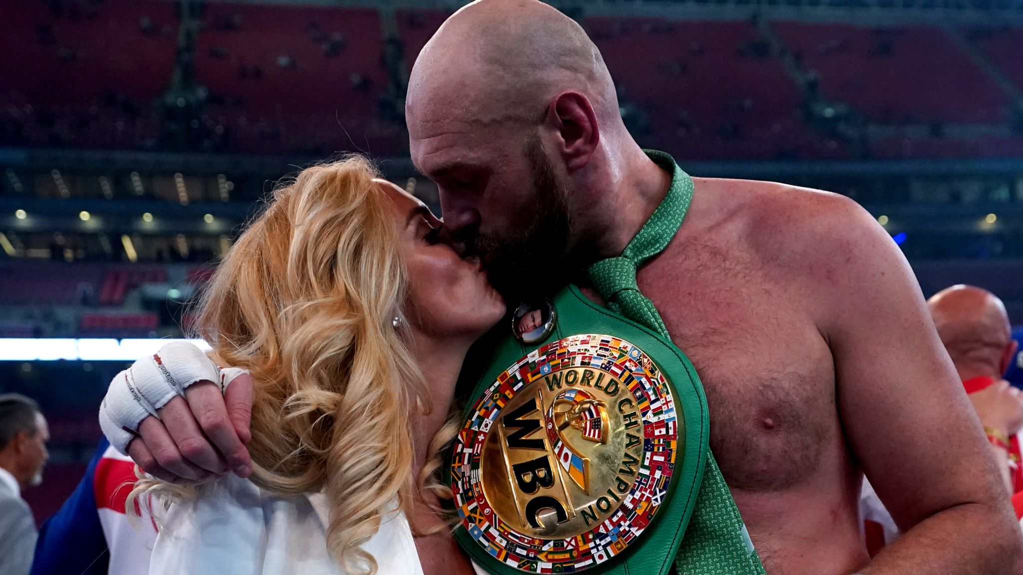 Tyson Fury Reveals Wife Suffered Miscarriage Just Before Fight With ...