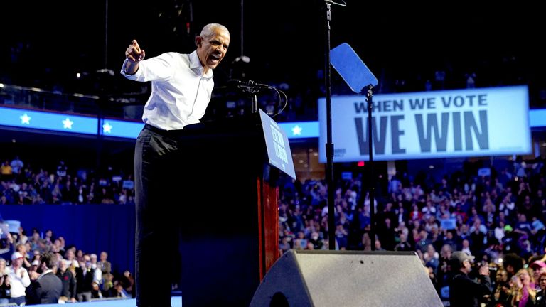 Former U.S. President Barack Obama speaks during a campaign rally for Democratic presidential nominee U.S. Vice President Kamala Harris in Philadelphia, Pennsylvania, U.S., October 28, 2024. REUTERS/Kevin Lamarque     TPX IMAGES OF THE DAY     