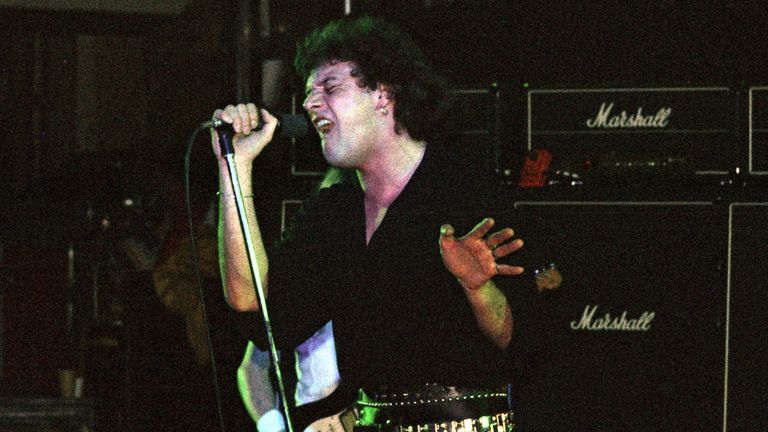 **FOTO DE ARCHIVO** Paul Di'Anno ha fallecido. CIUDAD DE NUEVA YORK - NY 23 DE JULIO: Paul Di'Anno de Iron Maiden se presenta en The Palladium durante The Killers Tour como acto de apertura de Judas Priest el 23 de julio de 1981 en la ciudad de Nueva York, Nueva York. Crédito: mpi04/MediaPunch /IPX