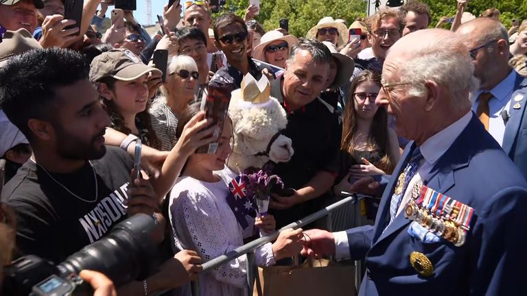 King confronted by indigenous activists day after being heckled in Australian parliament