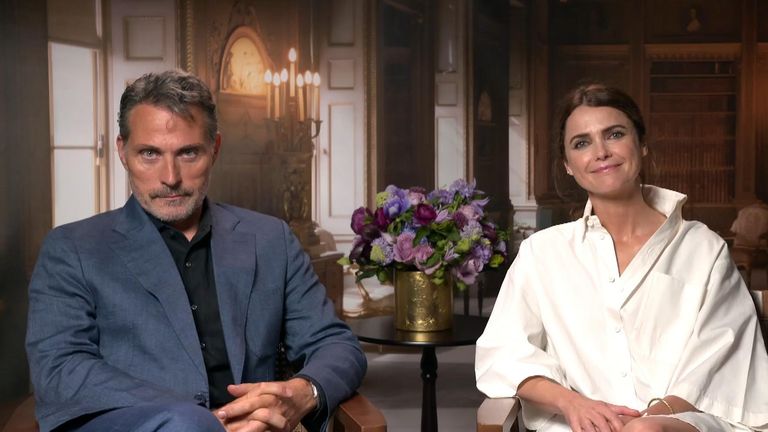 Rufus Sewell and Keri Russell