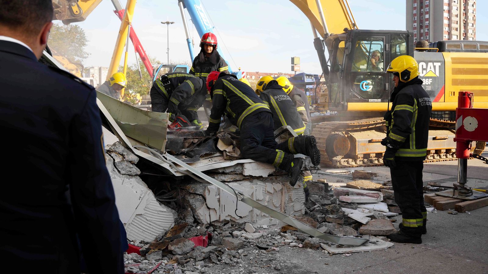 Serbia: At least 13 killed as roof collapses at train station in Novi ...