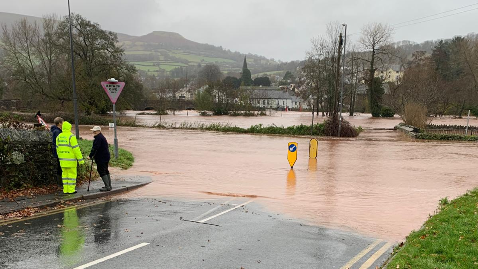 Storm Bert: Major incident declared as homes and cars flooded in South ...