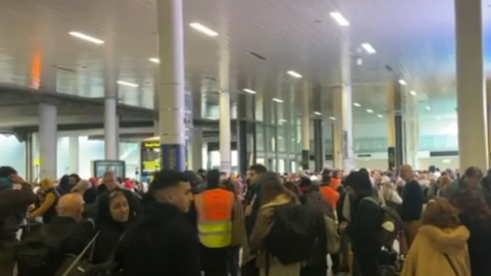 Gatwick Airport: Police release two people who were detained amid security incident as South Terminal reopens