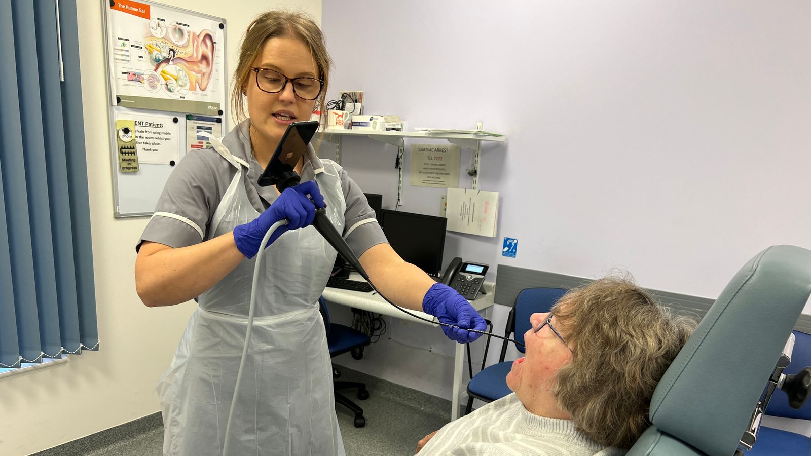 NHS pilots new iPhone adapter to check patients for throat cancer