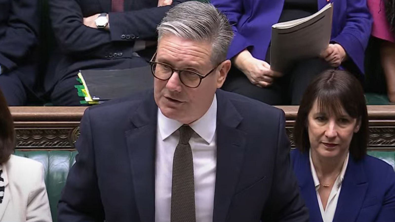 Starmer refuses to repeat chancellor's vow not to raise taxes again