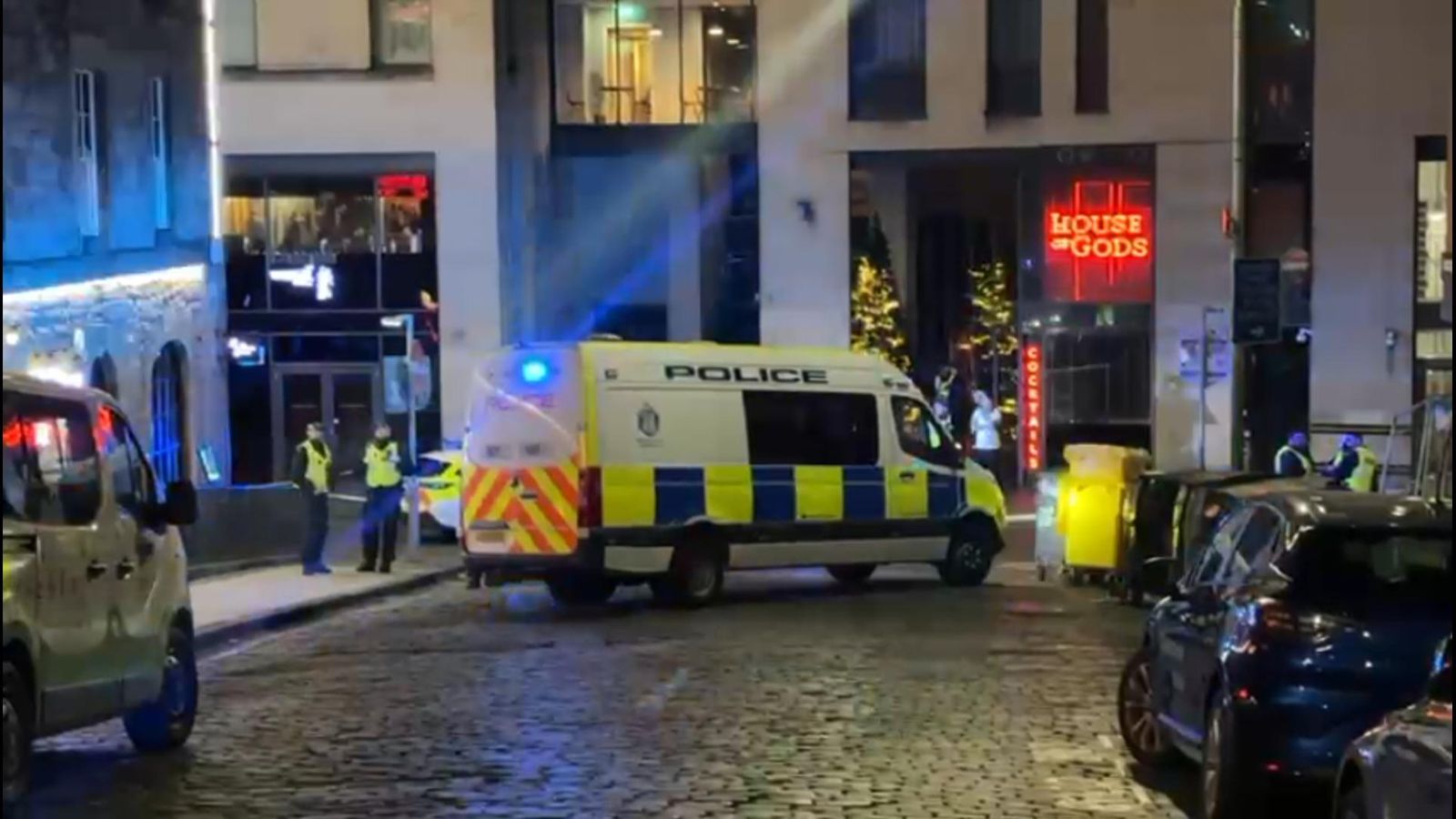 Incident in Edinburgh’s Cowgate Area Prompts Police to Close Nearby Roads