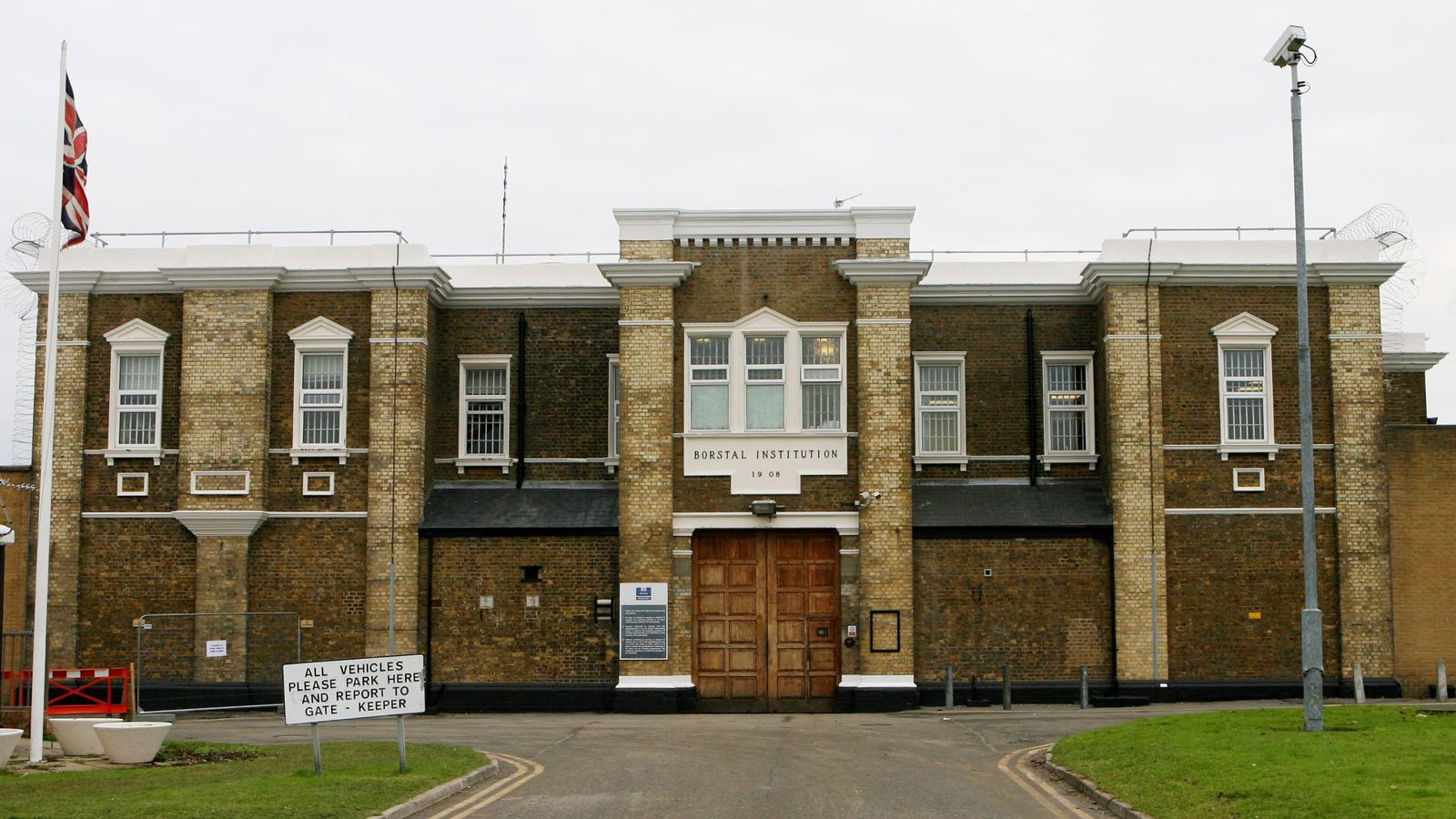 Rat urine smell ‘overpowering’ at ‘squalid’ and ‘decrepit’ prison, watchdog says | Politics News