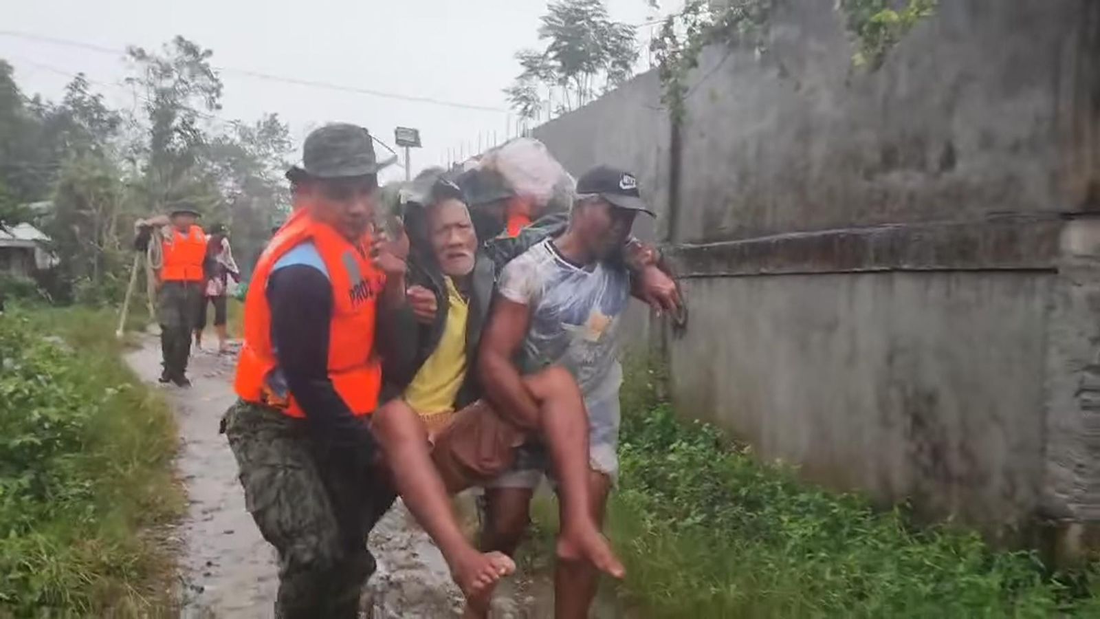 Thousands of people have been evacuated as Typhoon Usagi made landfall ...