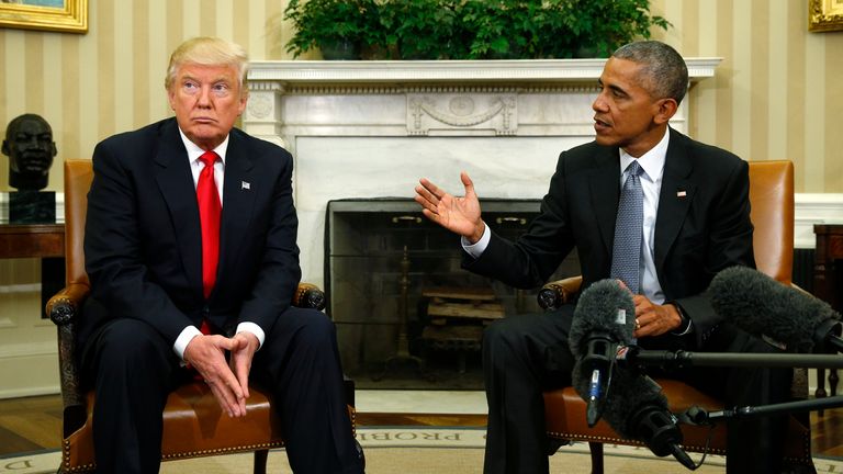 U.S. President Barack Obama (R) meets with President-elect Donald Trump to discuss transition plans in the White House Oval Office in Washington, U.S., November 10, 2016. REUTERS/Kevin Lamarque