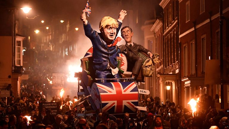 Effigies of erstwhile  premier  curate  Boris Johnson and then-leader of the House of Commons Jacob Rees-Mogg featured astatine  the lawsuit   successful  2019.