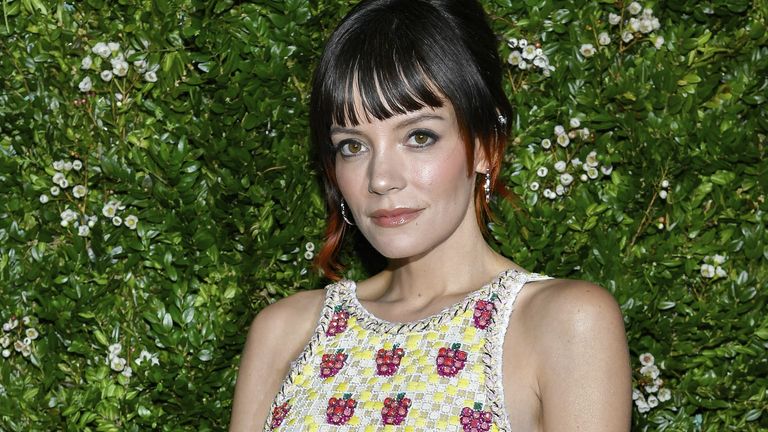 Lily Allen nimmt am Montag, den 10. Juni 2024, am 17. jährlichen Chanel Tribeca Festival Artists Dinner im Odeon in New York teil. (Foto von Evan Agostini/Invision/AP)