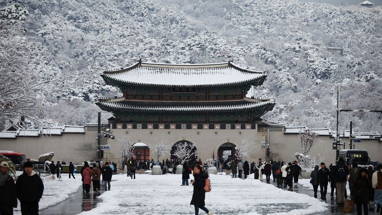 Seoul hit with heaviest November snowfall on record
 South Korea, November 28, 2024. REUTERS