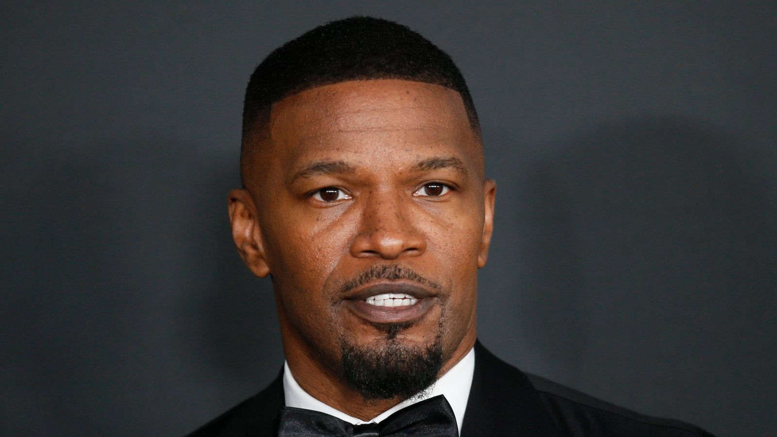 Jamie Foxx injured after being struck in the face with glass on his ...