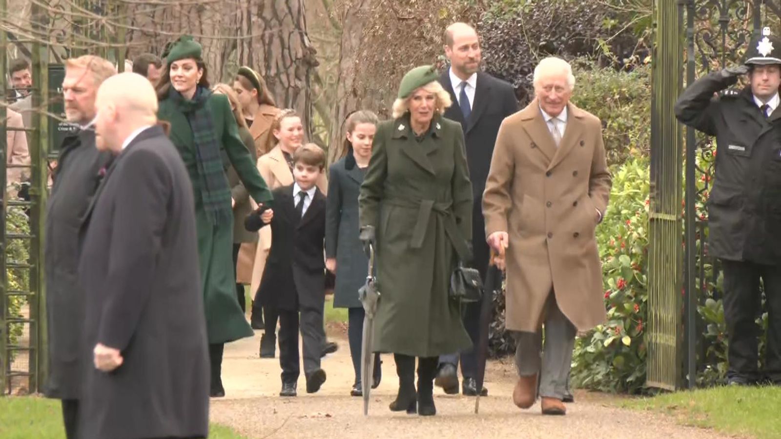 Royal family arrive for Christmas service at Sandringham | UK News