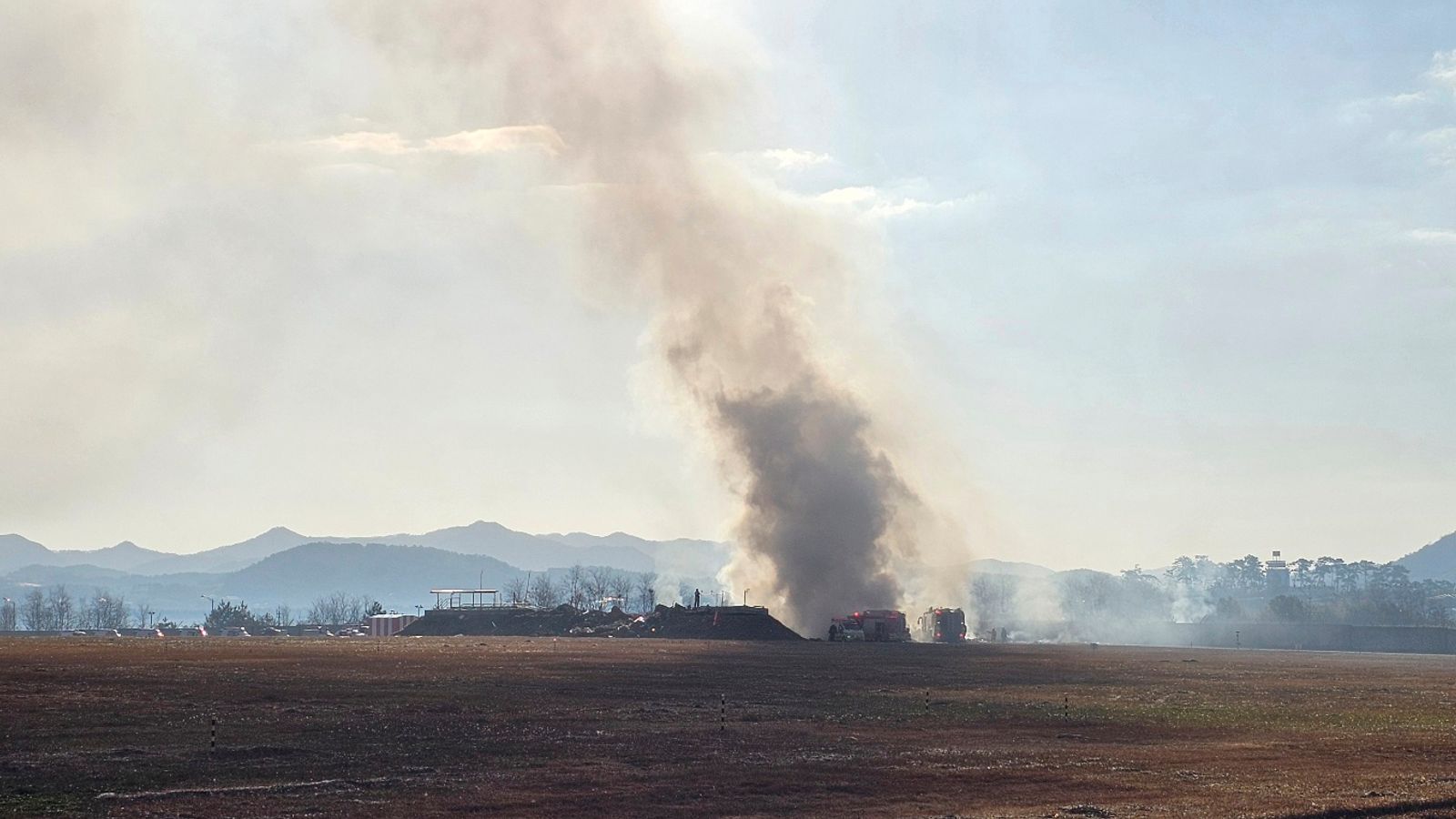 28 passengers killed in plane crash at South Korea airport | World News