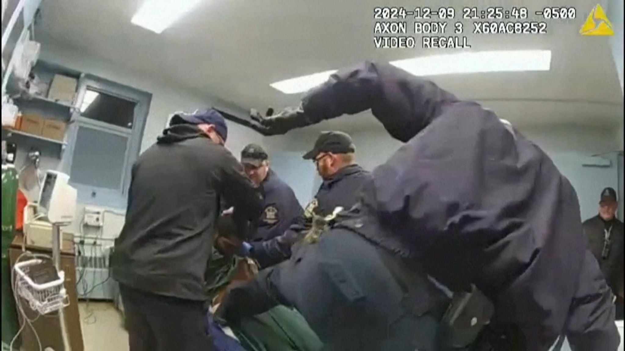 Bodycam footage shows prison guards beating handcuffed inmate before ...