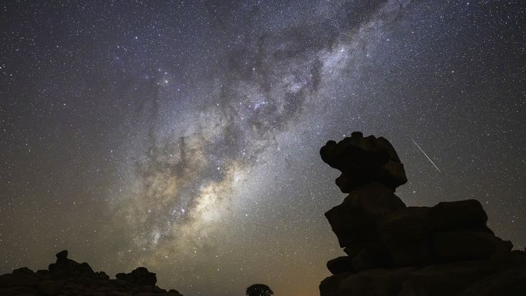 Welsh astrophotographer Dafydd Wyn Morgan captures meteor shower