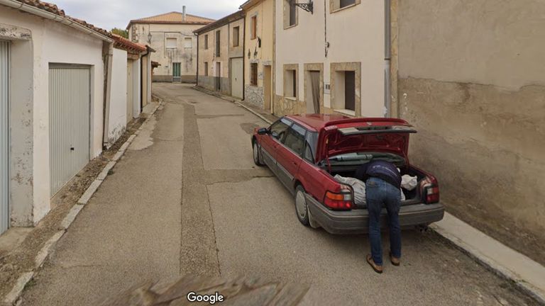 Murder suspect captured 'loading body' into car boot in Google Street View  image | World News | Sky News