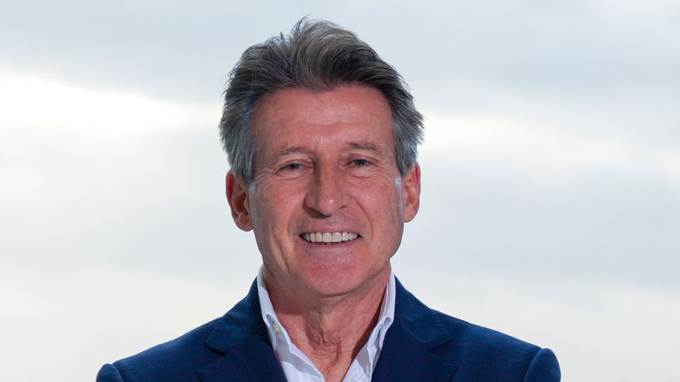 Lord Sebastian Coe podczas sesji zdjęciowej w Turing Building w Londynie. Sebastian Coe przyrzekł, że wstrząśnie Międzynarodowym Komitetem Olimpijskim, jeśli wygra wyścig o stanowisko jego nowego prezydenta i w to wierzy 