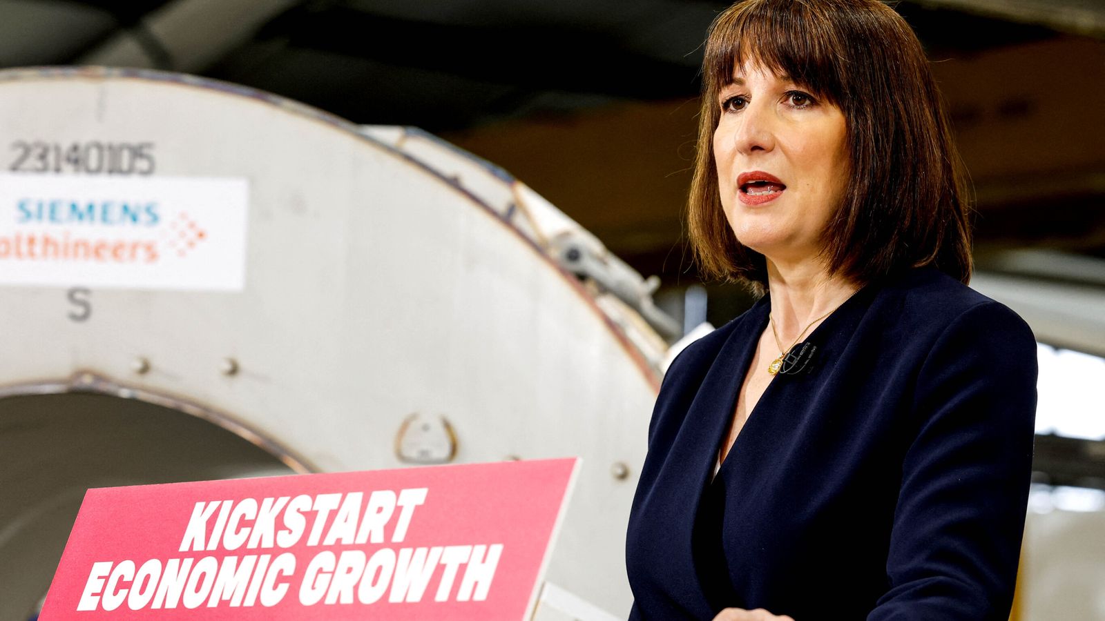 Chancellor Rachel Reeves announces backing for third Heathrow runway