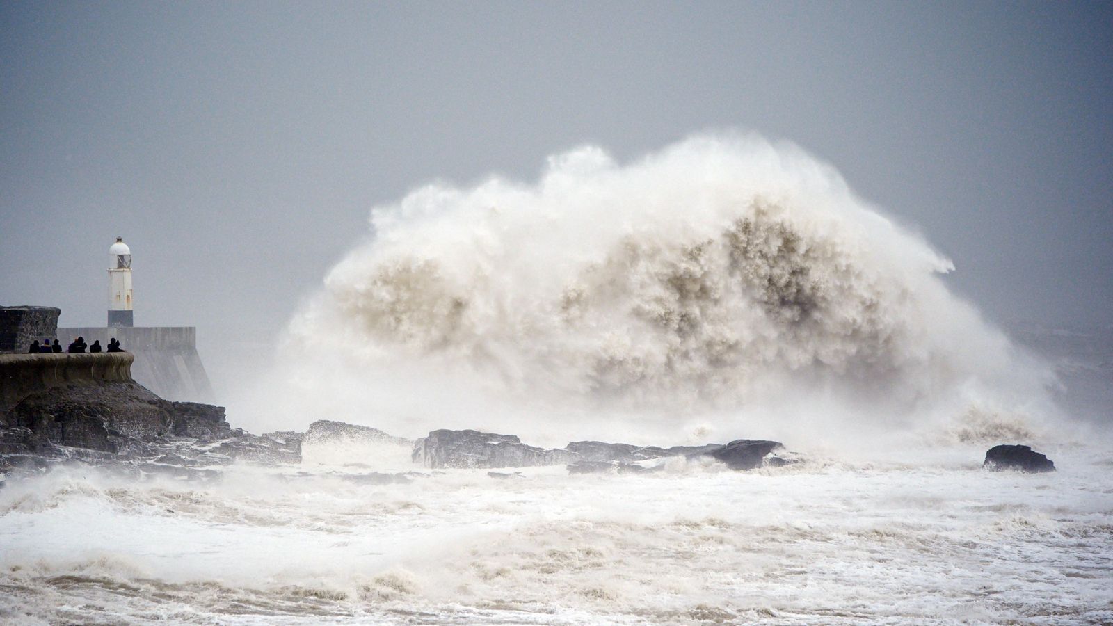 Storm Eowyn: Strong winds threaten UK ahead of 'danger to life' alert and up to 90mph gusts