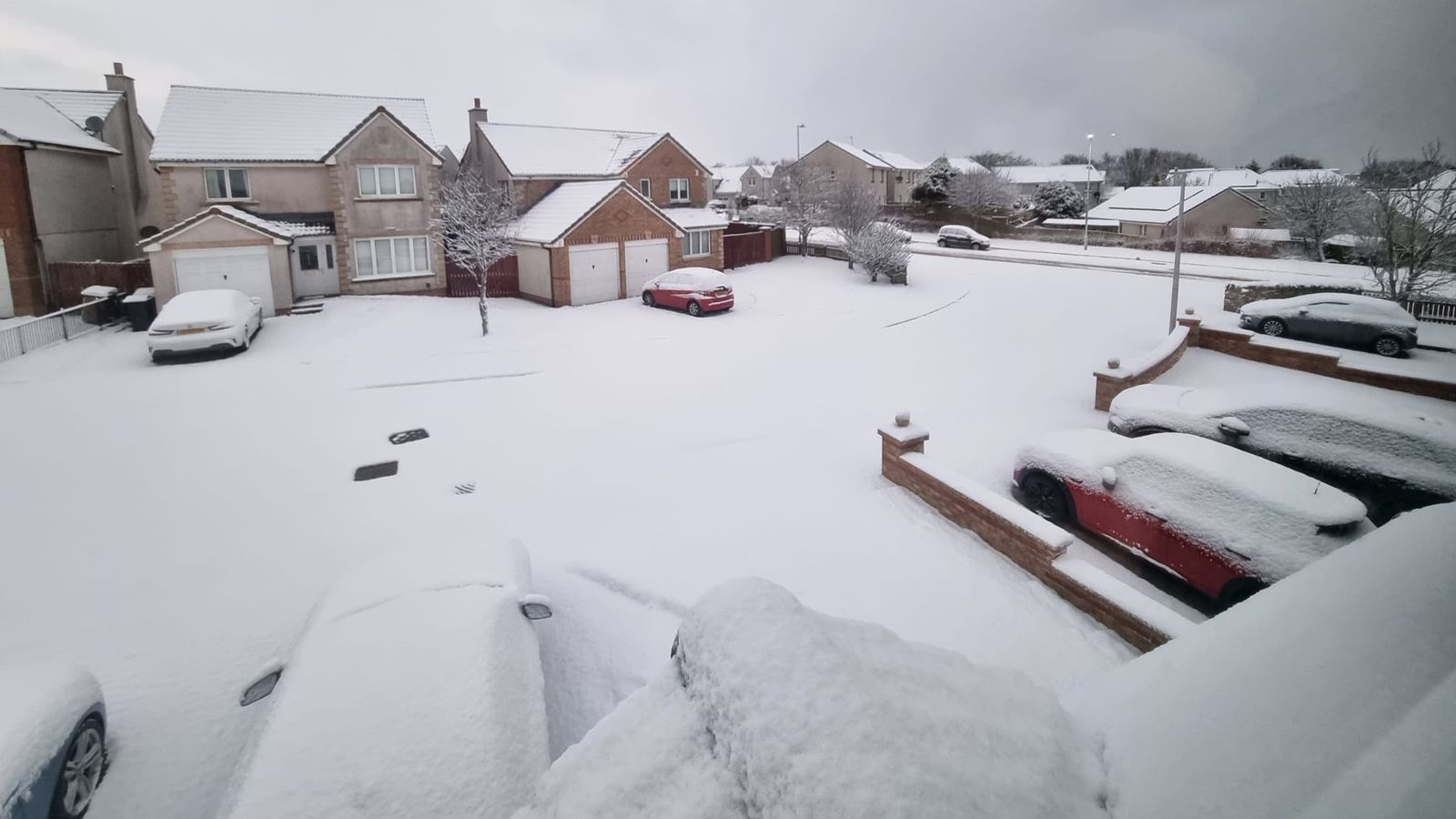 UK weather: Amber warnings issued for snow as rare health warnings in place during cold snap