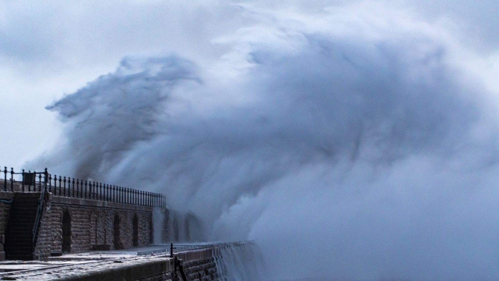 UK weather: Rare red warnings ahead of Storm Eowyn - with tornado and ...