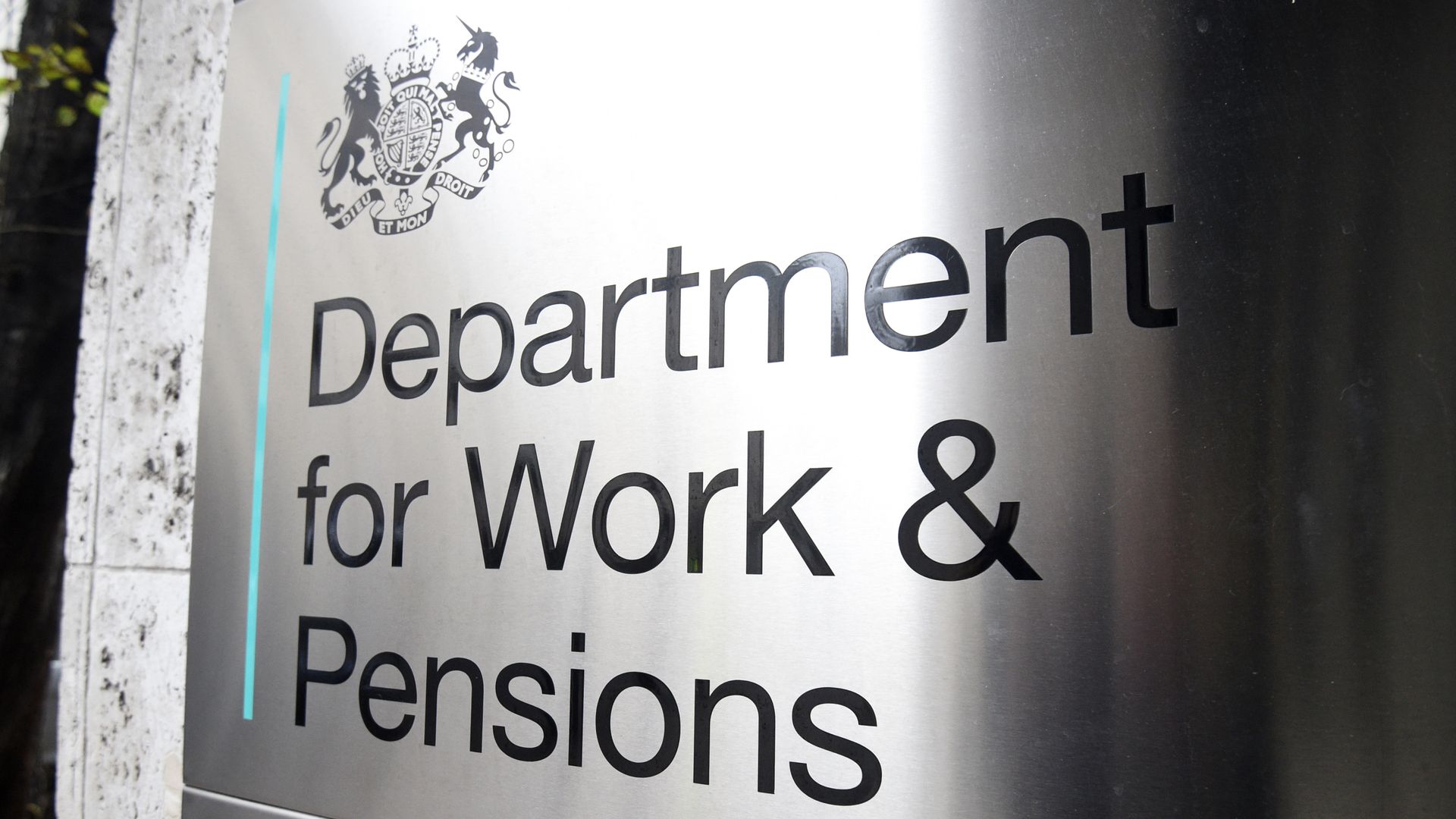 Government to save &#163;5bn by restricting benefits to 'those with the greatest need'