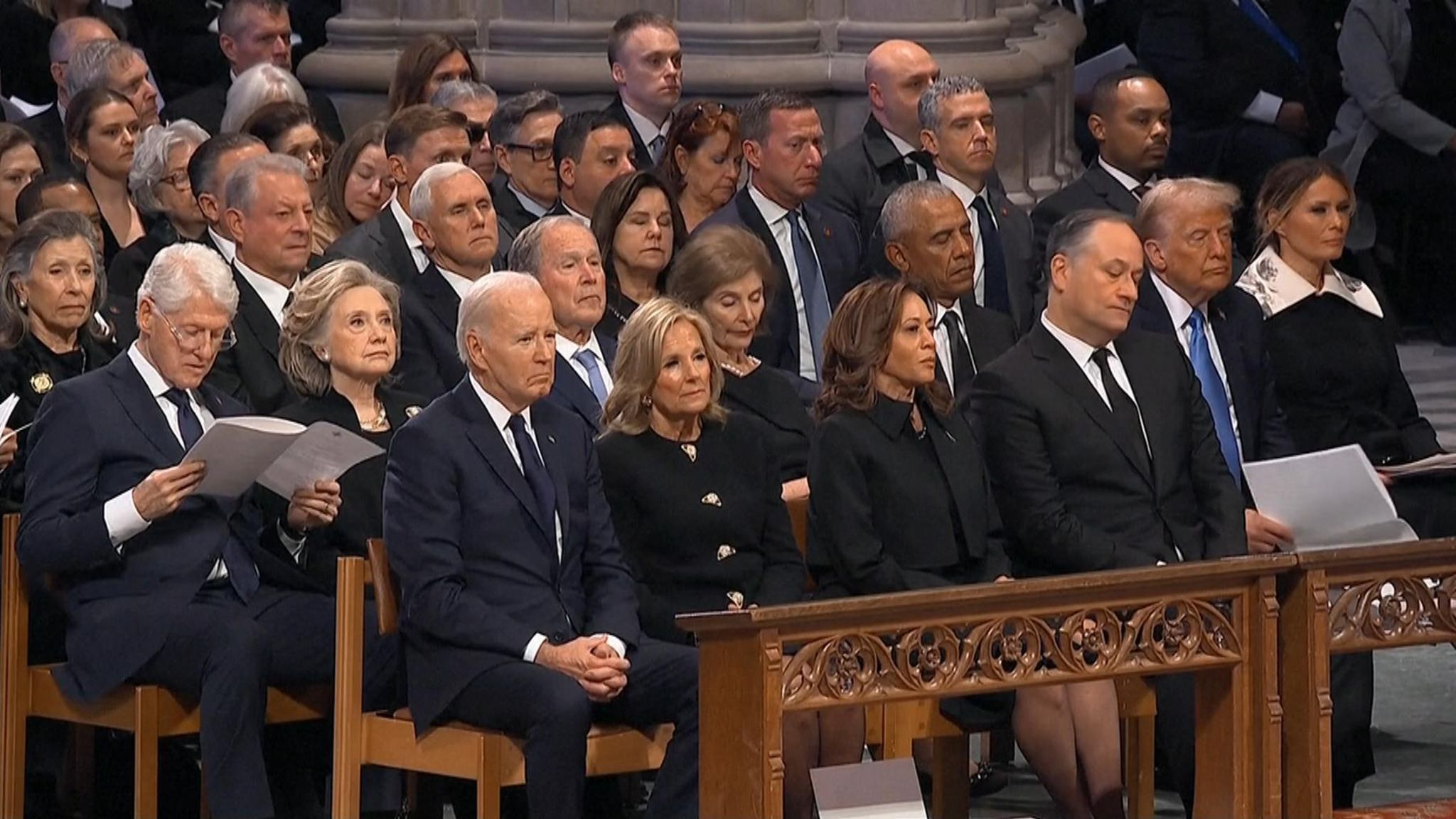 All five living US presidents pictured together at funeral of Jimmy ...