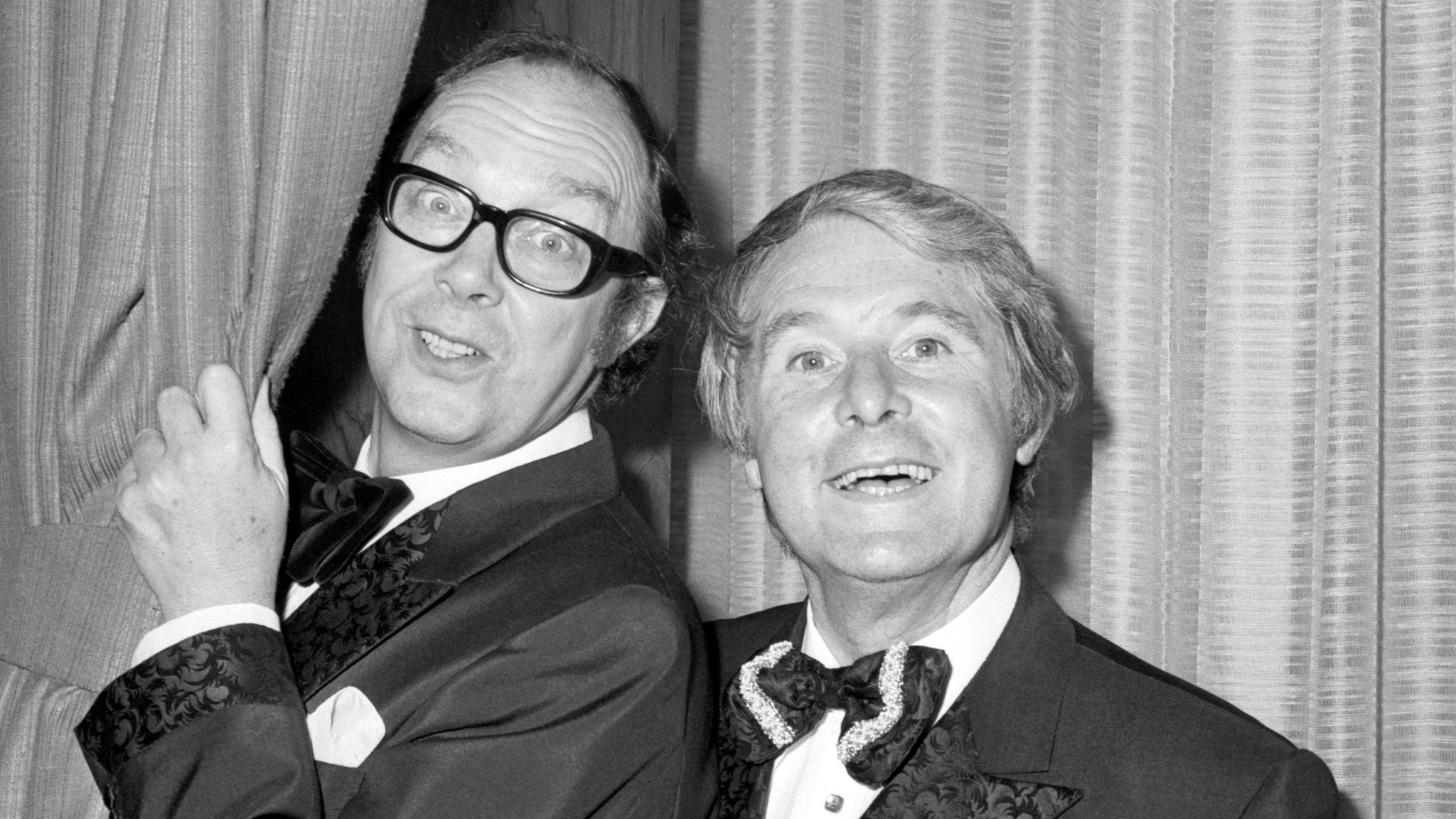 Eric Morecambe's trademark glasses fetch £20,000 at auction | Ents ...