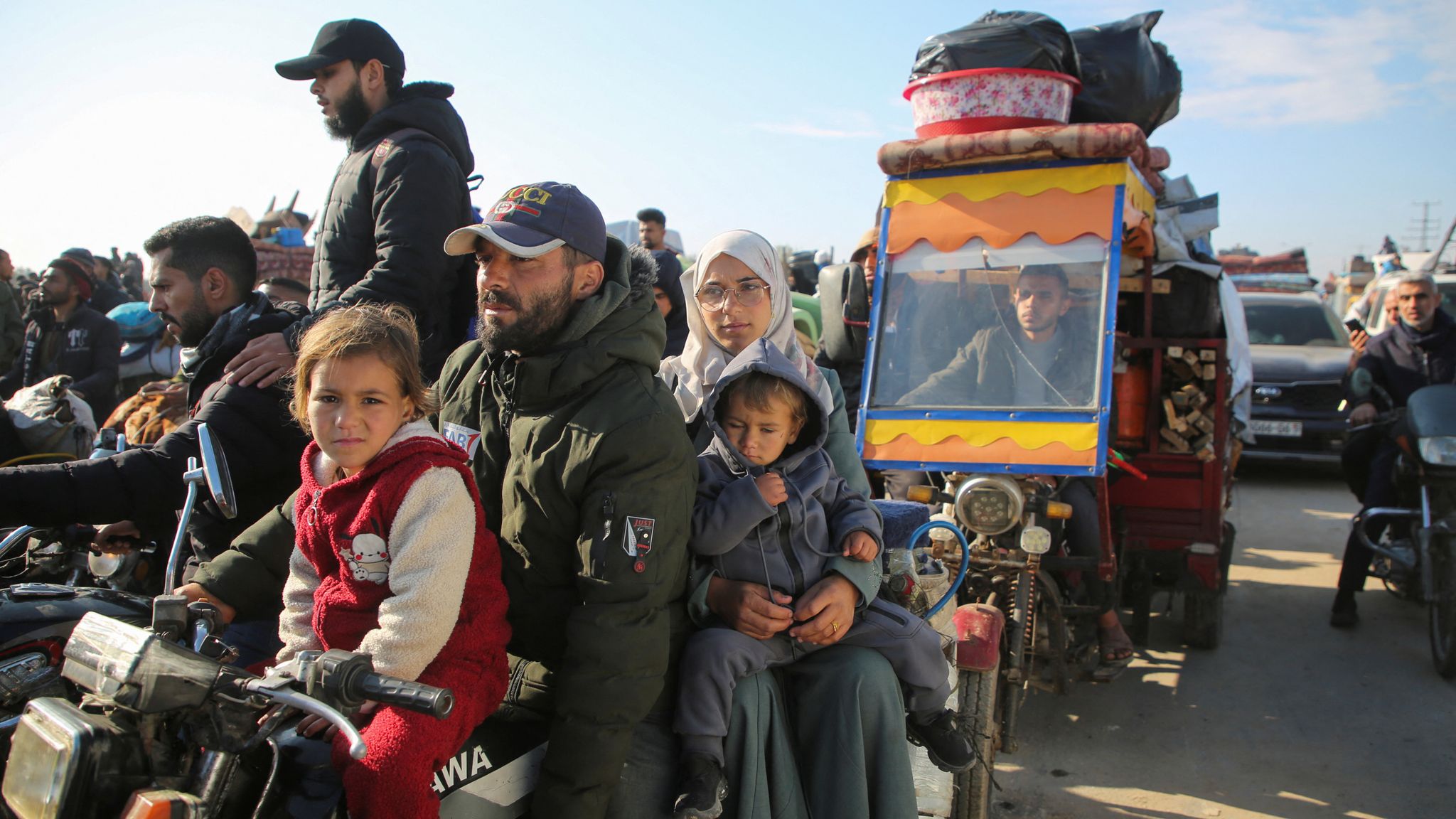 Joy and relief as tens of thousands of Palestinians head home to ...