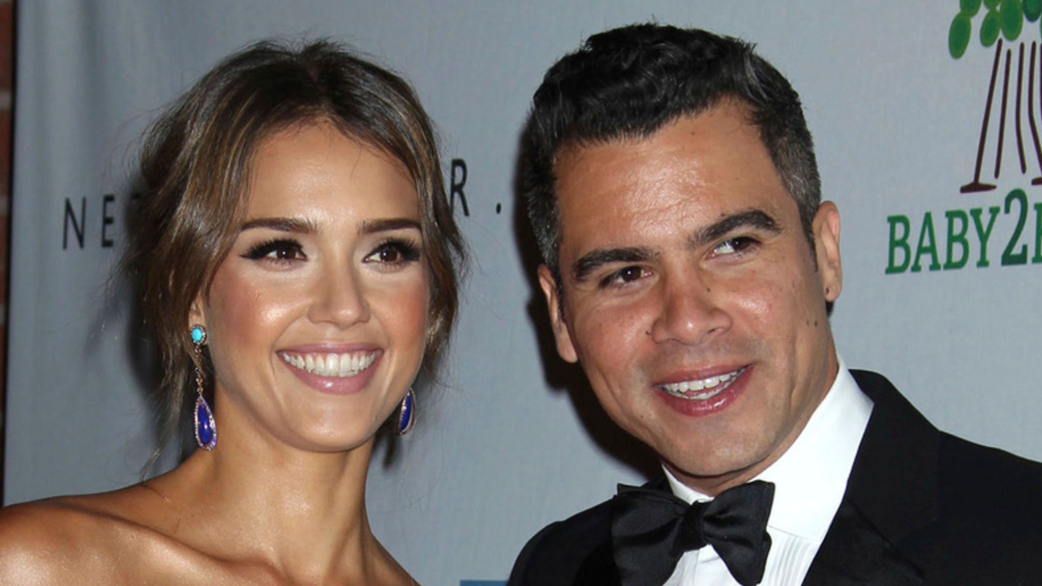 Jessica Alba splits from husband Cash Warren after 16 years Ents(03)
