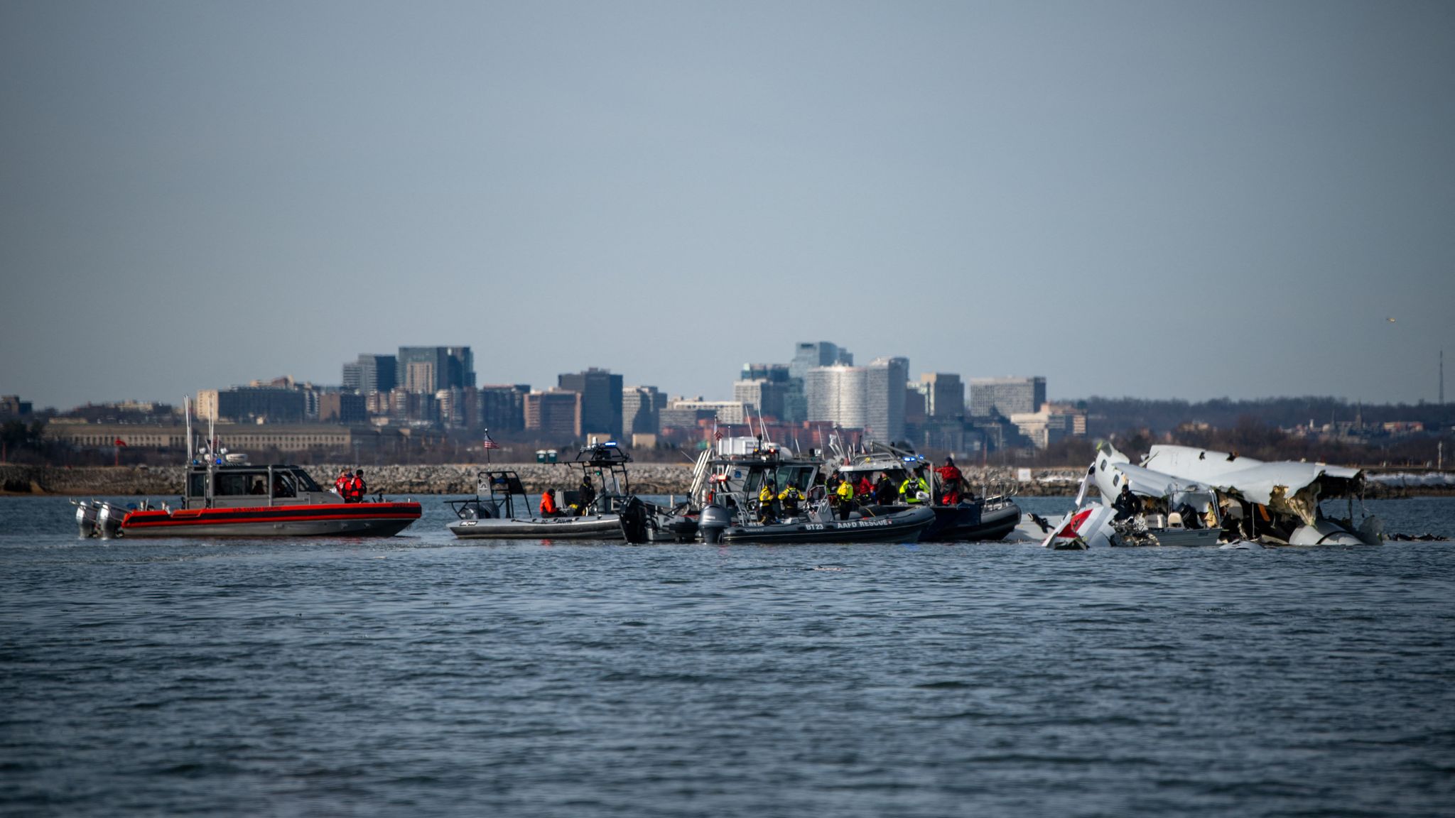 Washington DC plane crash Authorities recover 41 bodies after midair