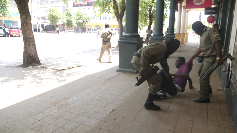 Screengrab of police cracking down on protesters, from Yousra Elbagir VT on the inauguration of Daniel Chapo as Mozambique president
FTV PKG Mozambique Elbagir 150125
