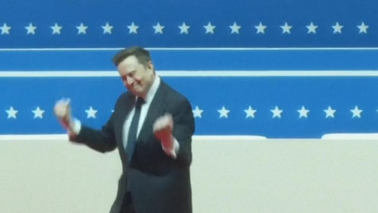 He adds: "Can you imagine how amazing it would be for an American astronaut to plant the flag on another planet for the first time?"Musk told the crowd.