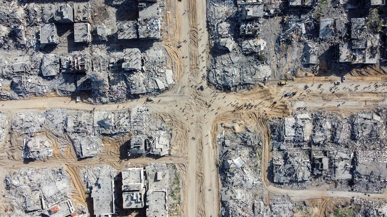 A drone view shows houses and buidings lying in ruins, following a ceasefire between Israel and Hamas, in Jabalia in the northern Gaza Strip, January 19, 2025. REUTERS/Mahmoud Al-Basos TPX IMAGES OF THE DAY