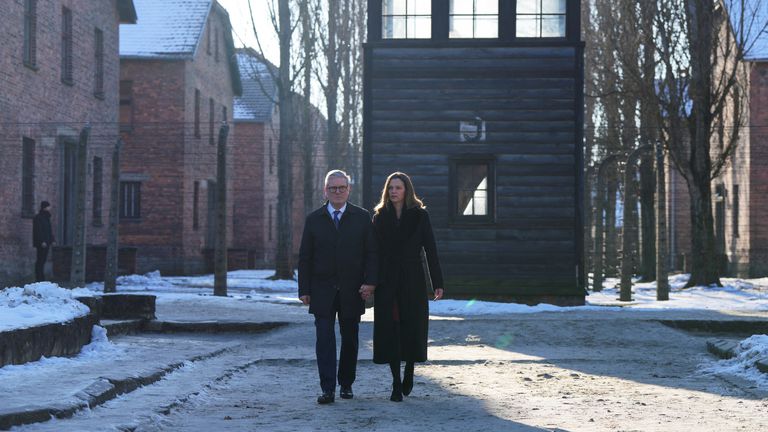 British Prime Minister Keir Starmer and his wife Victoria Starmer visit the Memorial And Museum Auschwitz-Birkenau, a former German Nazi concentration and extermination camp, in Oswiecim, Poland January 17, 2025. REUTERS/Aleksandra Szmigiel