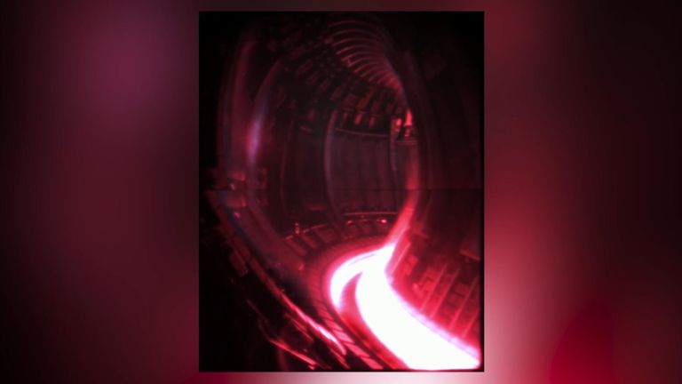 screengrab from SN VT from Tom Clarke on fusion technology. Inside a Tokamak reactor
P 181020WE FUSION ENERGY CLARKE 0600 V3
