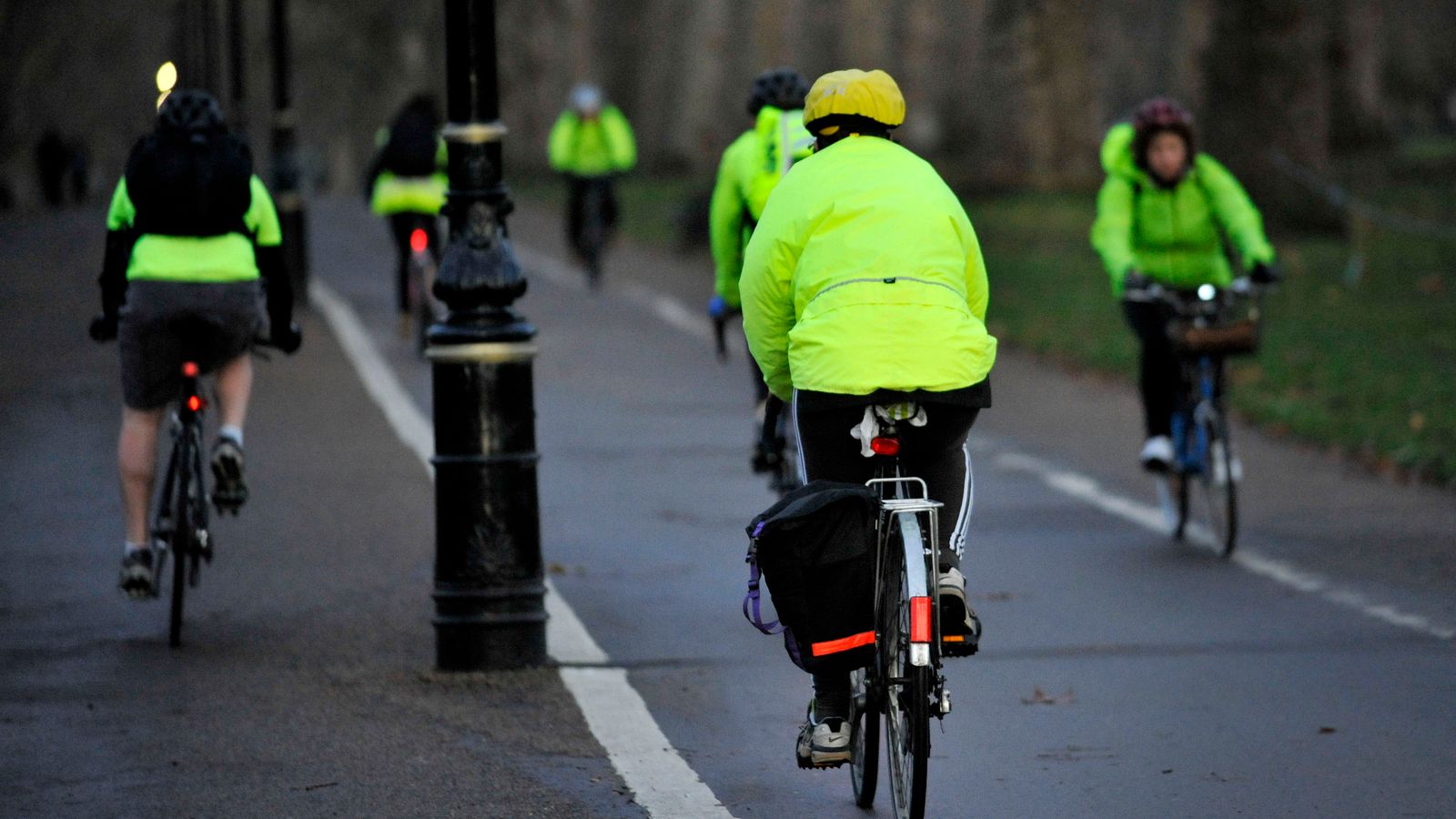 High visibility clothing may be invisible to modern car technology, study says