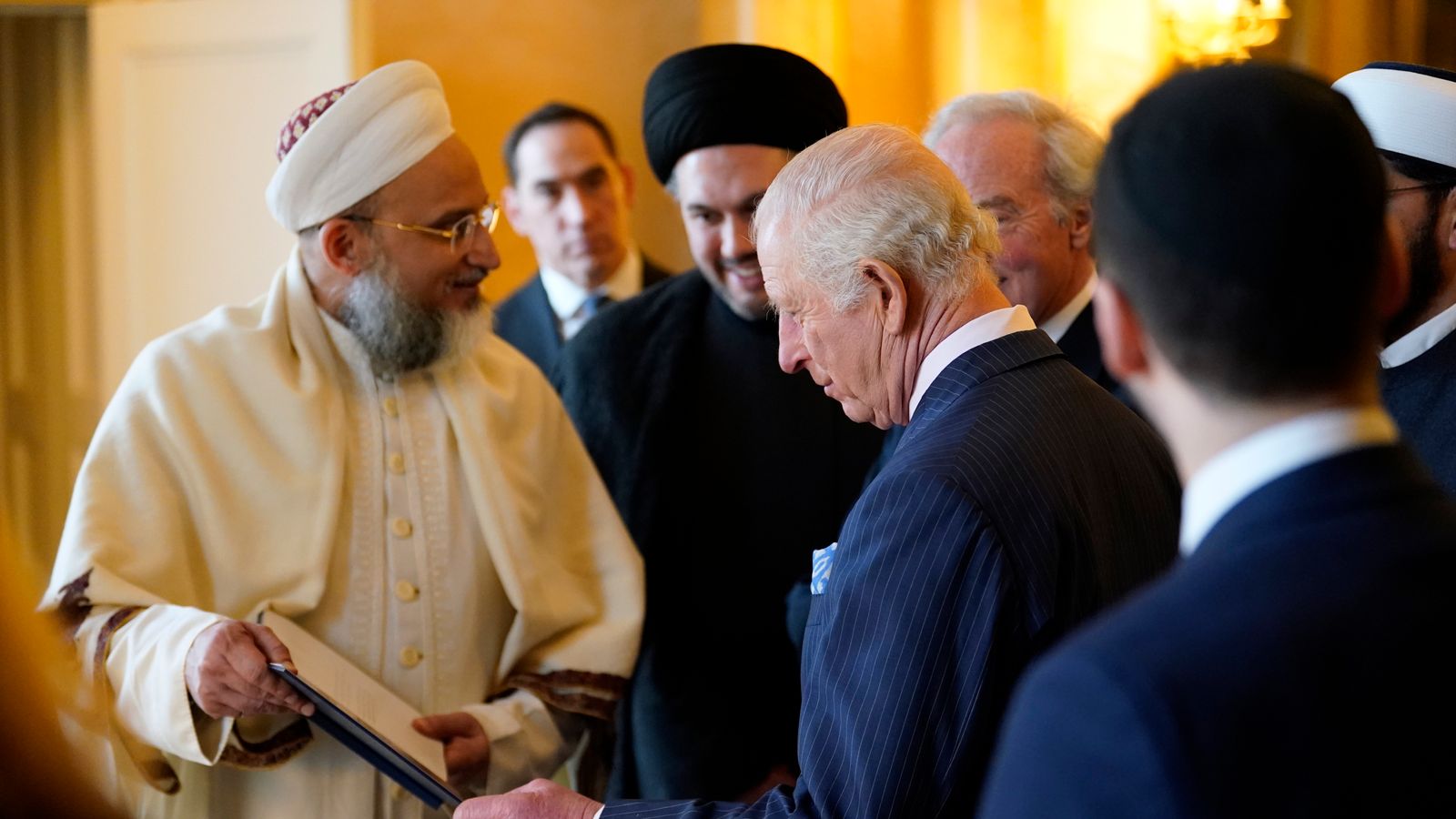 King celebrates signing of landmark pact between Jewish and Muslim groups