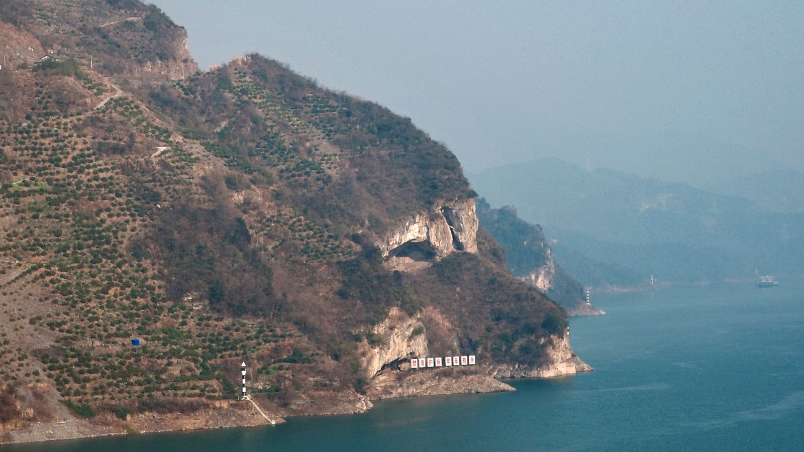 'Puppy mountain' along Chinese river draws in tourists