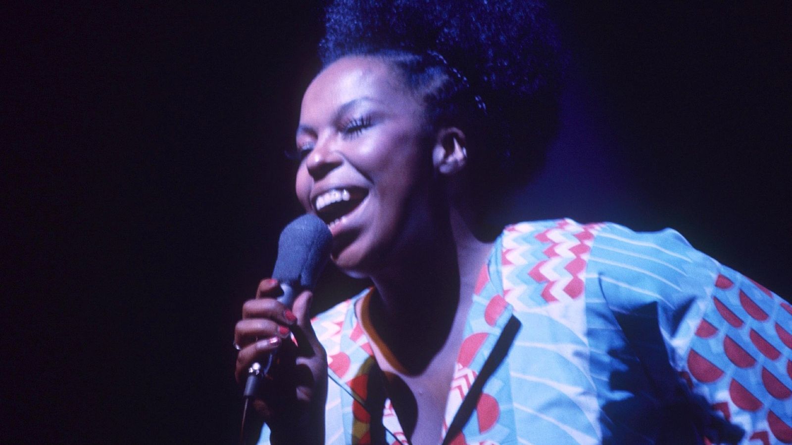Roberta Flack dies aged 88 | Ents & Arts News | Sky News