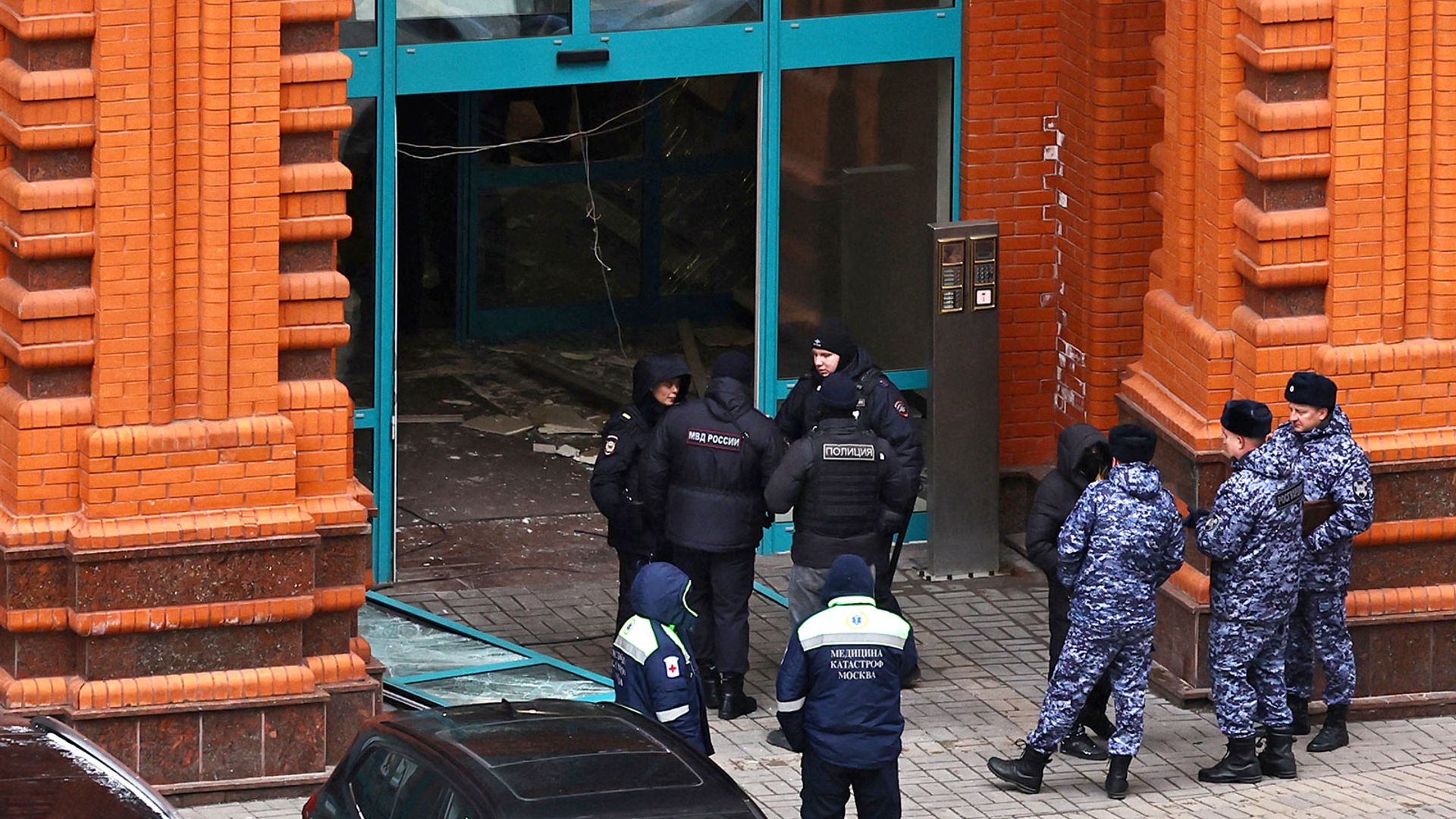 Bomb kills at least one in 'assassination' in Moscow