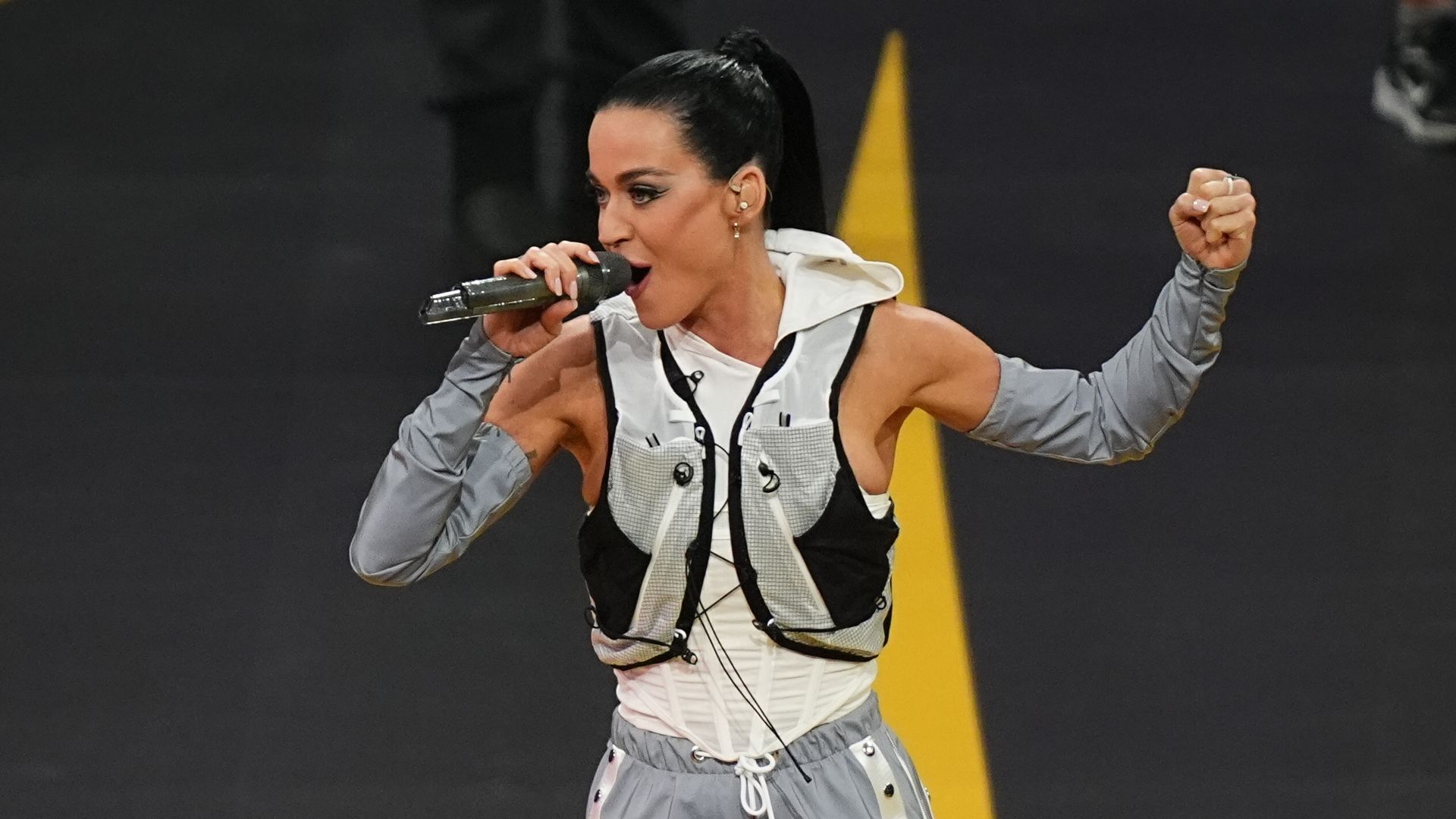 Katy Perry set to travel to space as part of all-female mission