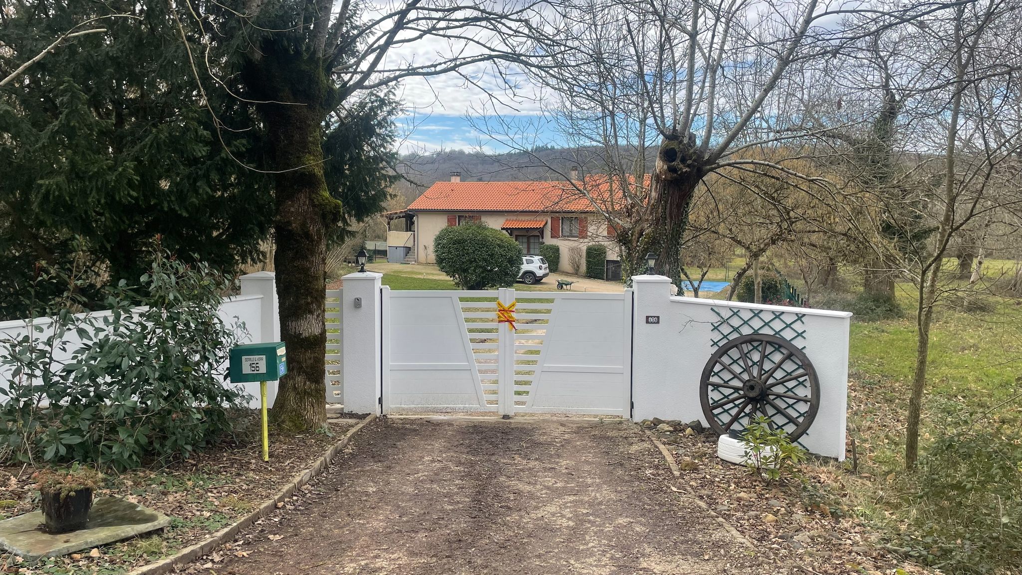 'Shock' after British couple found dead at home in south of France UK(01)
