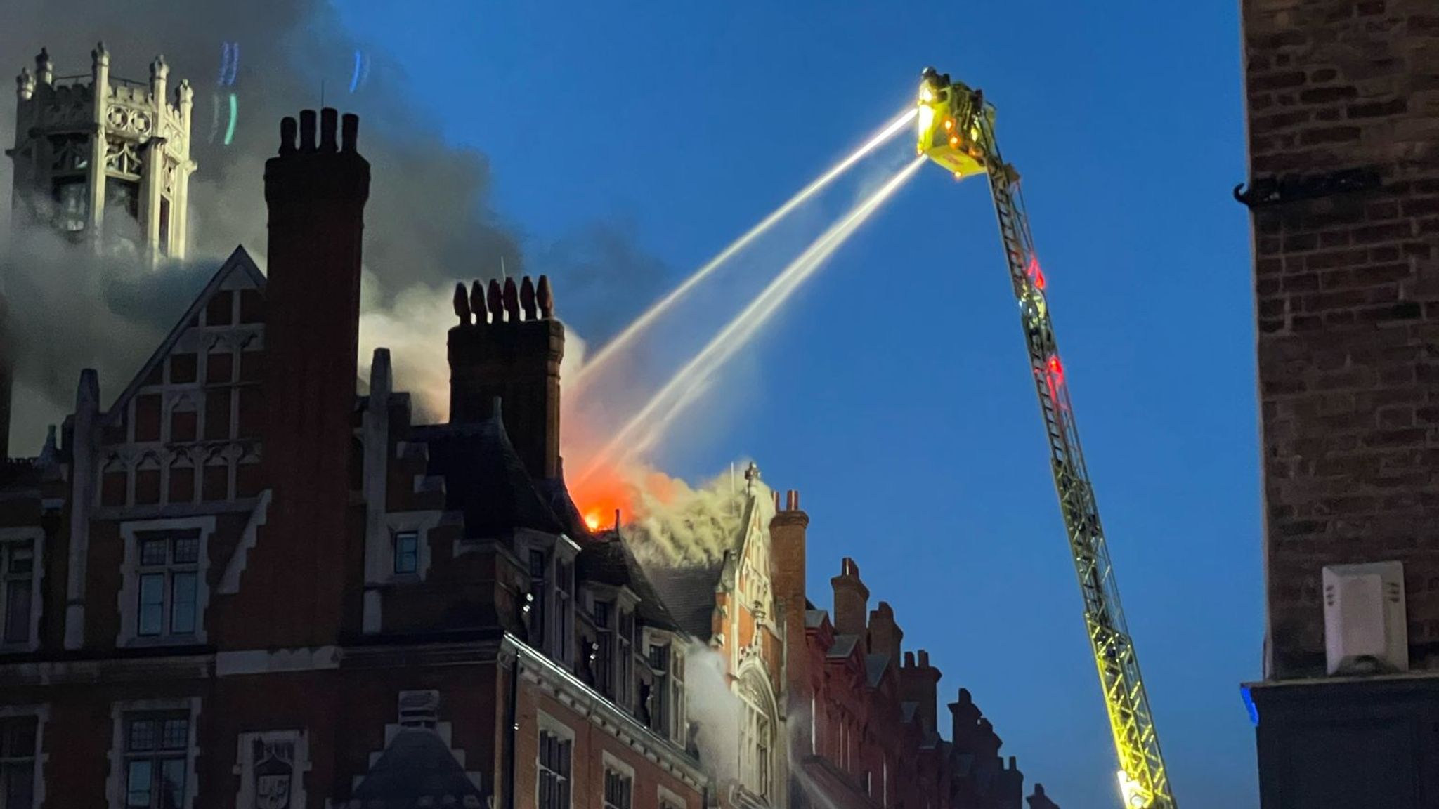 Chiltern Firehouse: Fire at luxury London hotel 'started from pizza ...