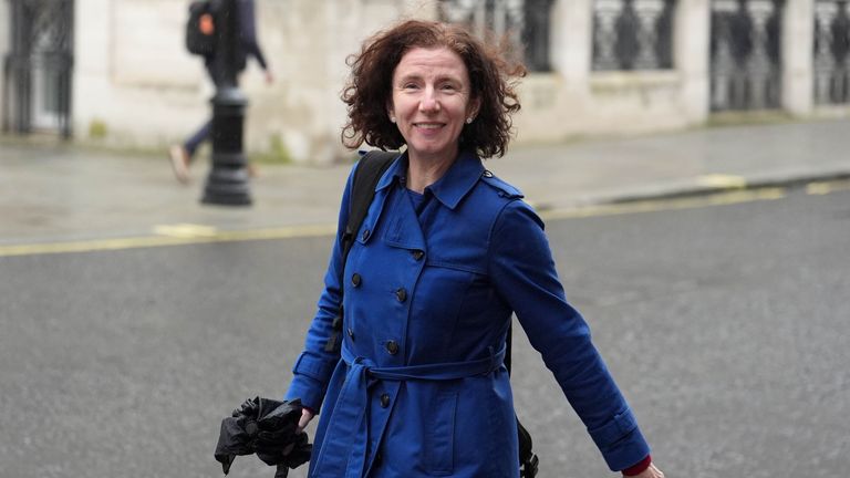 Minister for Women and Equalities Anneliese Dodds arrives for a Cabinet meeting in central London. Picture date: Friday February 7, 2025. PA Photo. See PA story POLITICS Cabinet. Photo credit should read: Jordan Pettitt/PA Wire
